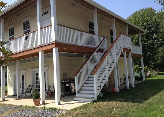 Haven Point Inn And Gallery